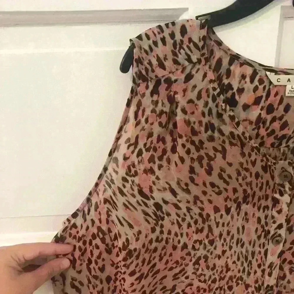 Women’s CAbi Sheer Sleeveless Mother of Pearl Button Up Animal Print Large - Picture 5 of 7